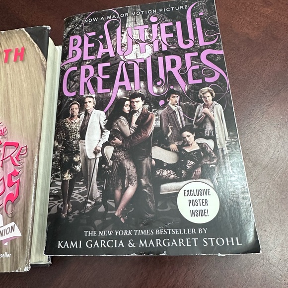 Vampire Diaries Book 1 & Beautiful Creatures Book 1 with poster - Picture 3 of 13